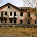 Ряд заброшенных домов в поселке Восточный планируют снести. Фото: архив сайта "ПроСосьву.ru".