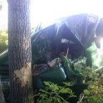 Под Серовом ВАЗ врезался в дерево. Пострадали двое - водитель и пассажир машины. Все фото: ГИБДД Серова.